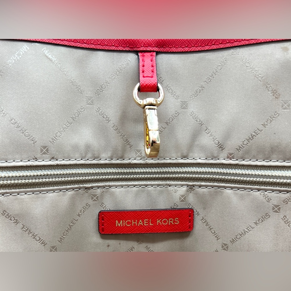 Michael Kors Jet Set Center Stripe Tote - Picture 10 of 11